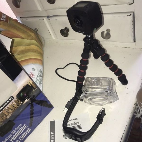 Video camera - Picture 3 of 3